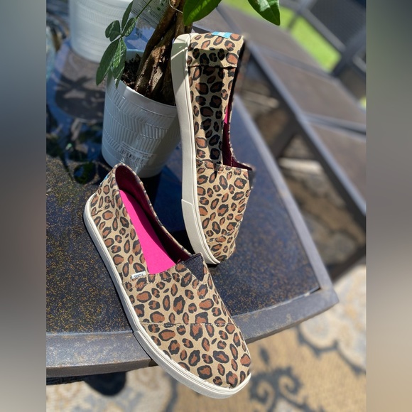 Toms Alpargata Leopard Shoe (9) NWOT - Picture 5 of 8